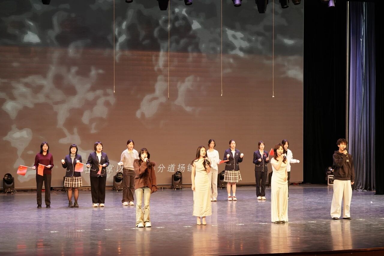 Classical society Large group stage performance