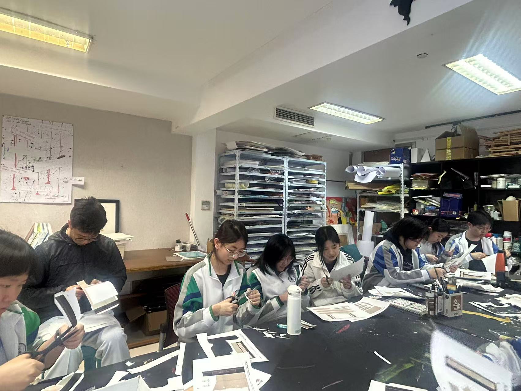 Classical society Collaborative cutting and collage